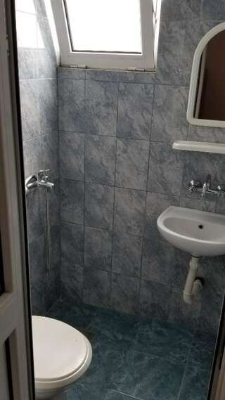 Гостевой дом Guesthouse Kodre Улцинь Бюджетный двухместный номер с 1 кроватью-5